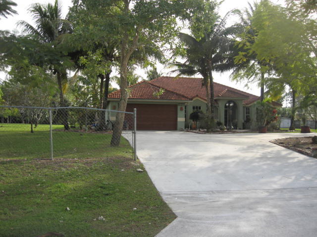 8896 Rodeo Drive Lake Worth, FL 33467 - Photo 4 of 29 8896 RODEO 029