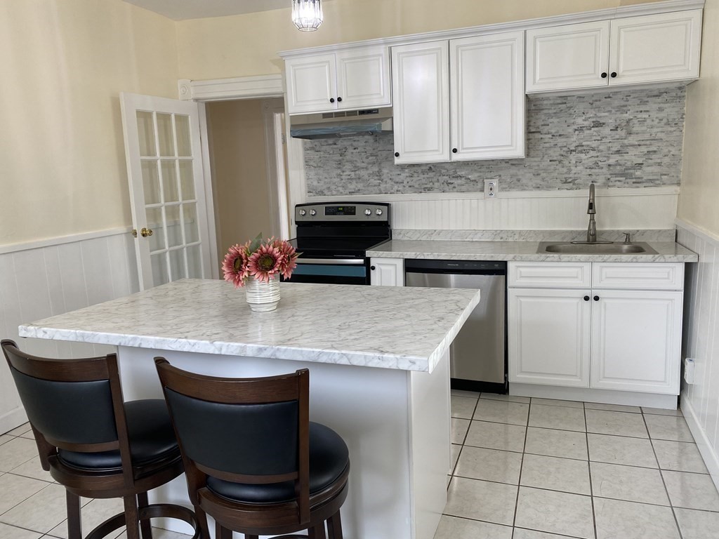 49 Euclid Avenue Springfield, MA 01108 - Photo 4 of 10