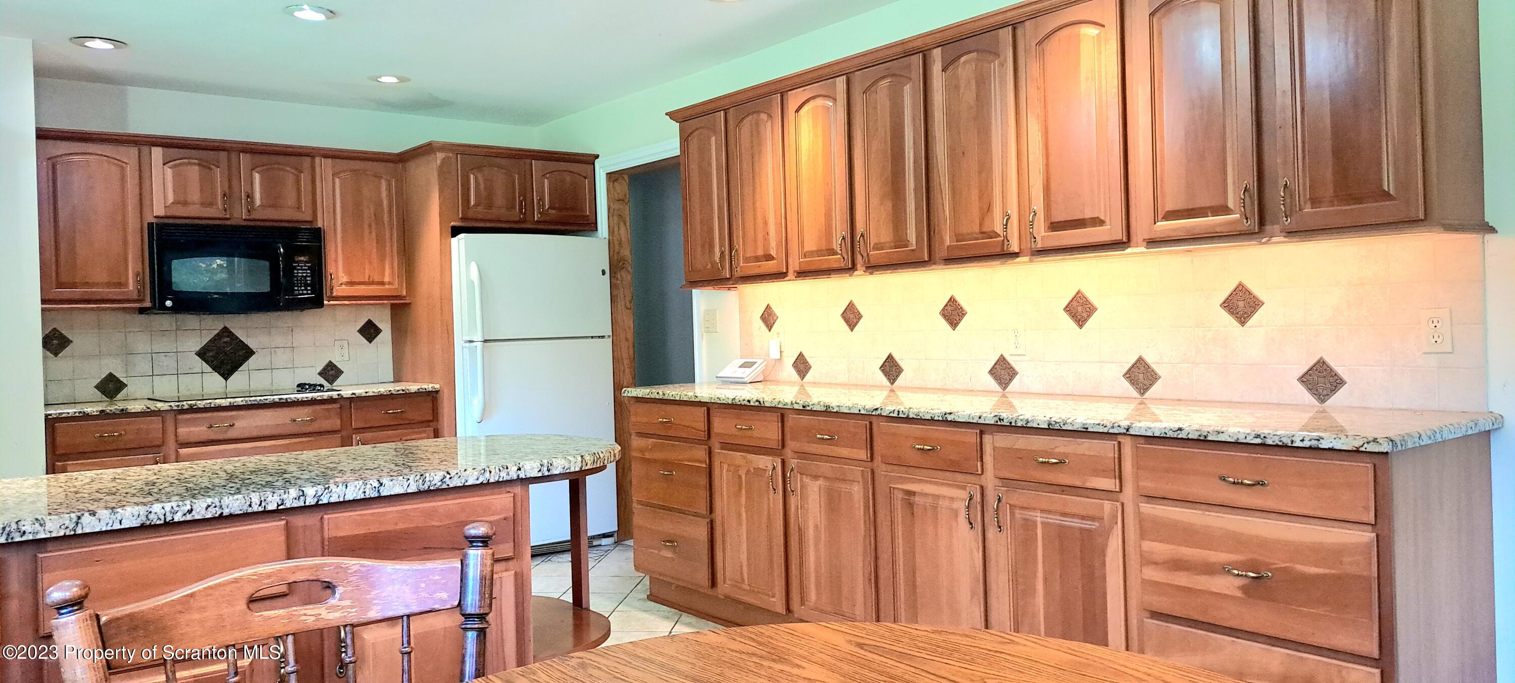 230 Ridge Street Moscow, PA 18444 - Photo 7 of 64 Gallery Image 7