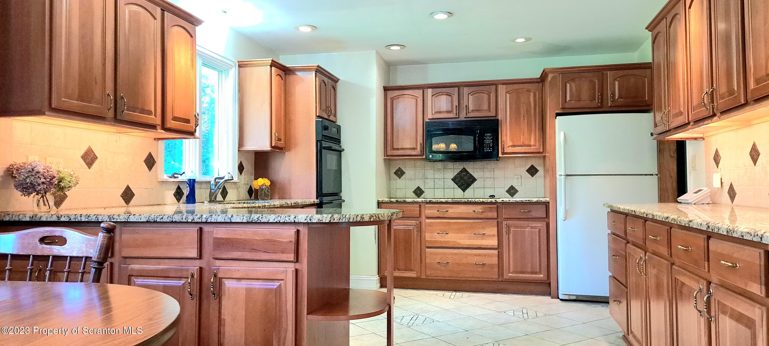 230 Ridge Street Moscow, PA 18444 - Photo 8 of 64 Gallery Image 8
