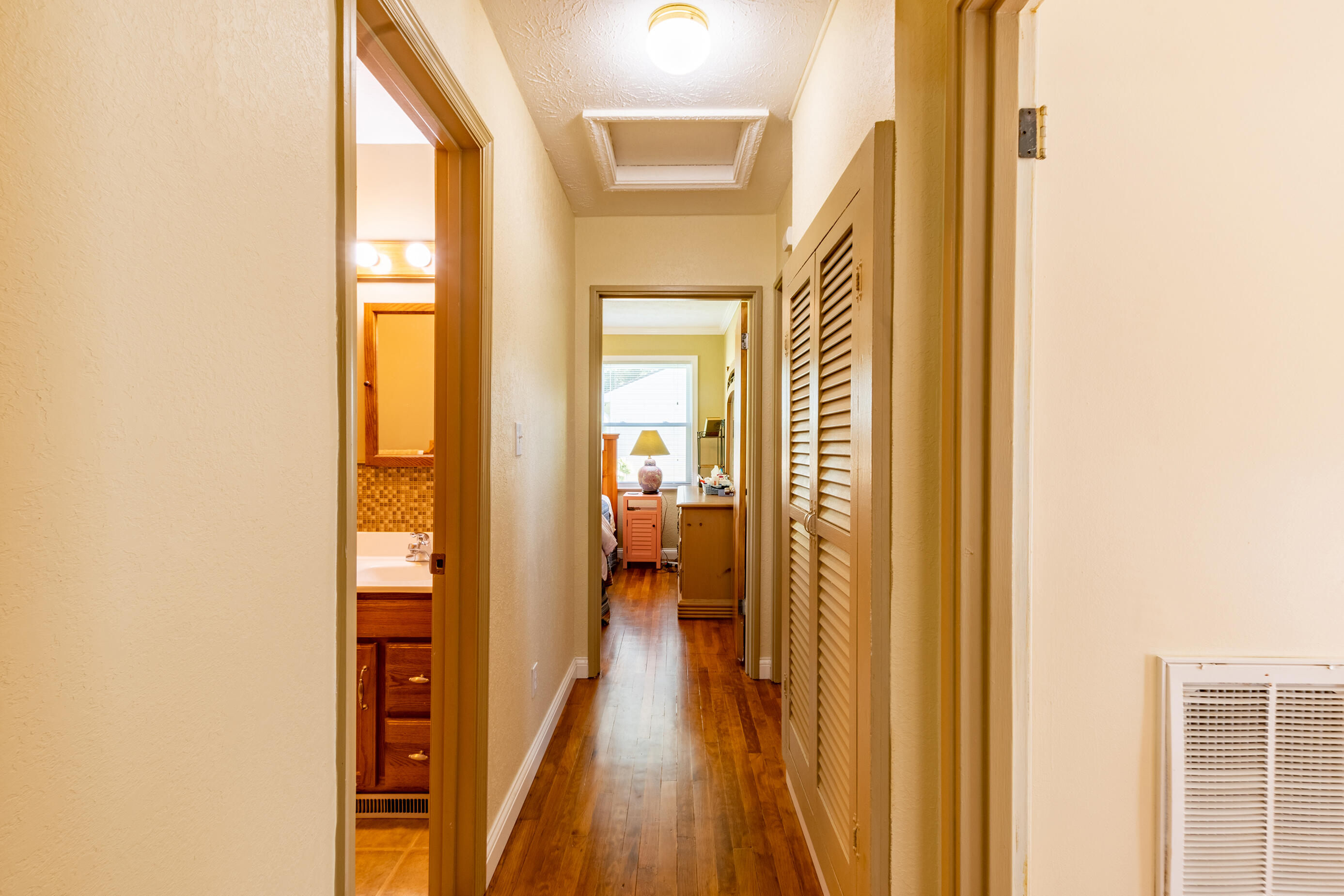 116 Aspen Lane Oak Ridge, TN 37830 - Photo 17 of 28 Hallway