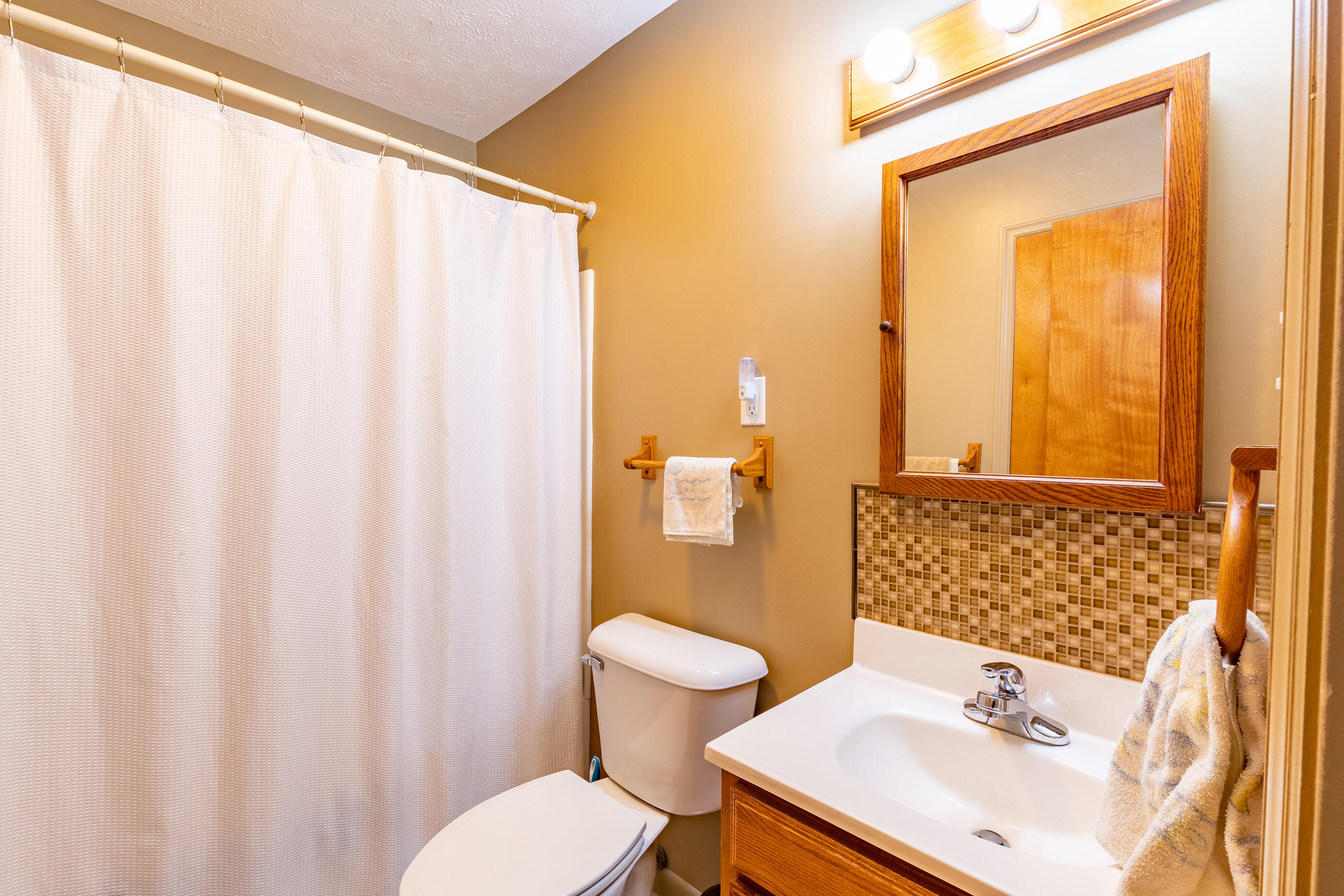 116 Aspen Lane Oak Ridge, TN 37830 - Photo 21 of 28 Bathroom