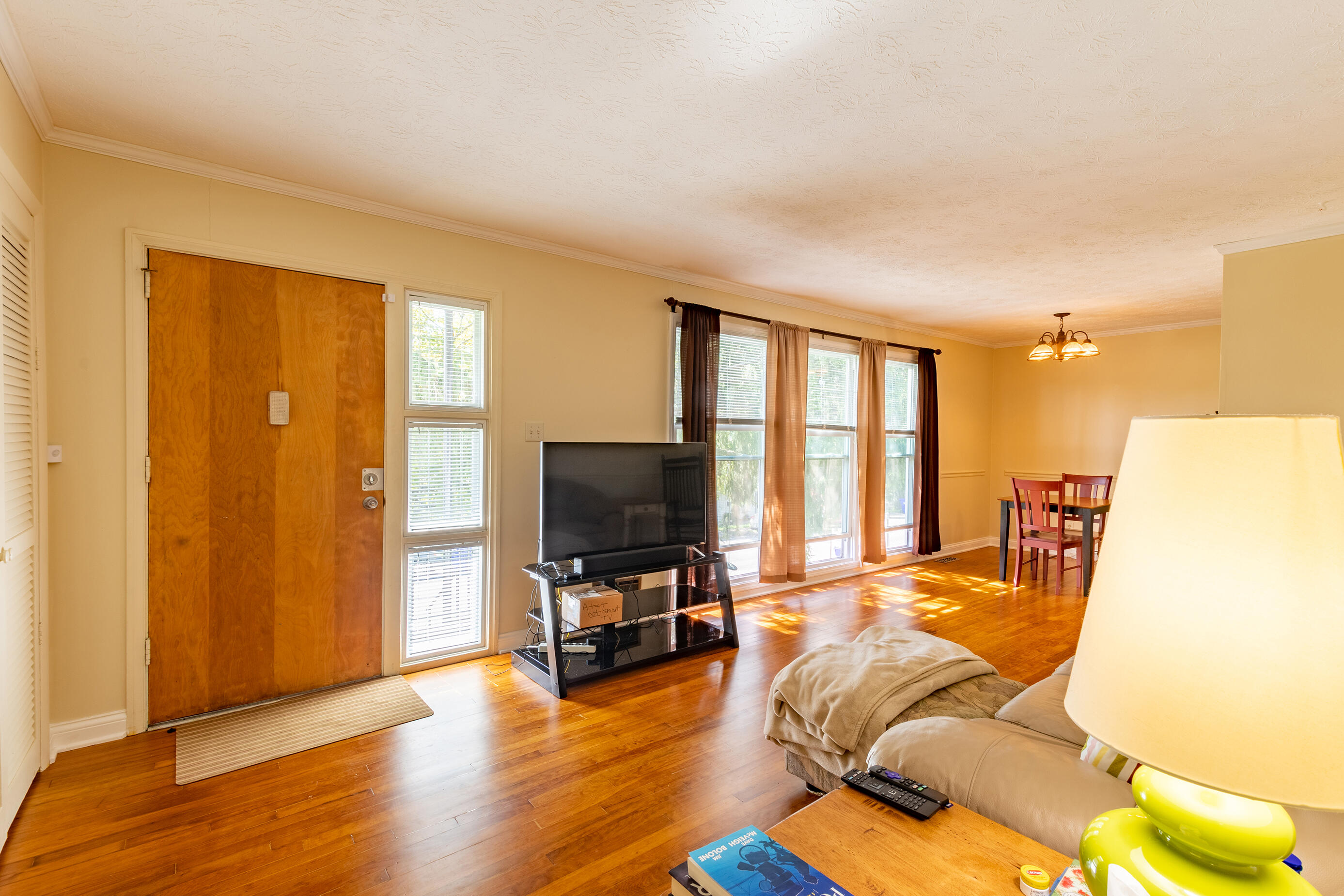 116 Aspen Lane Oak Ridge, TN 37830 - Photo 8 of 28 Living Room