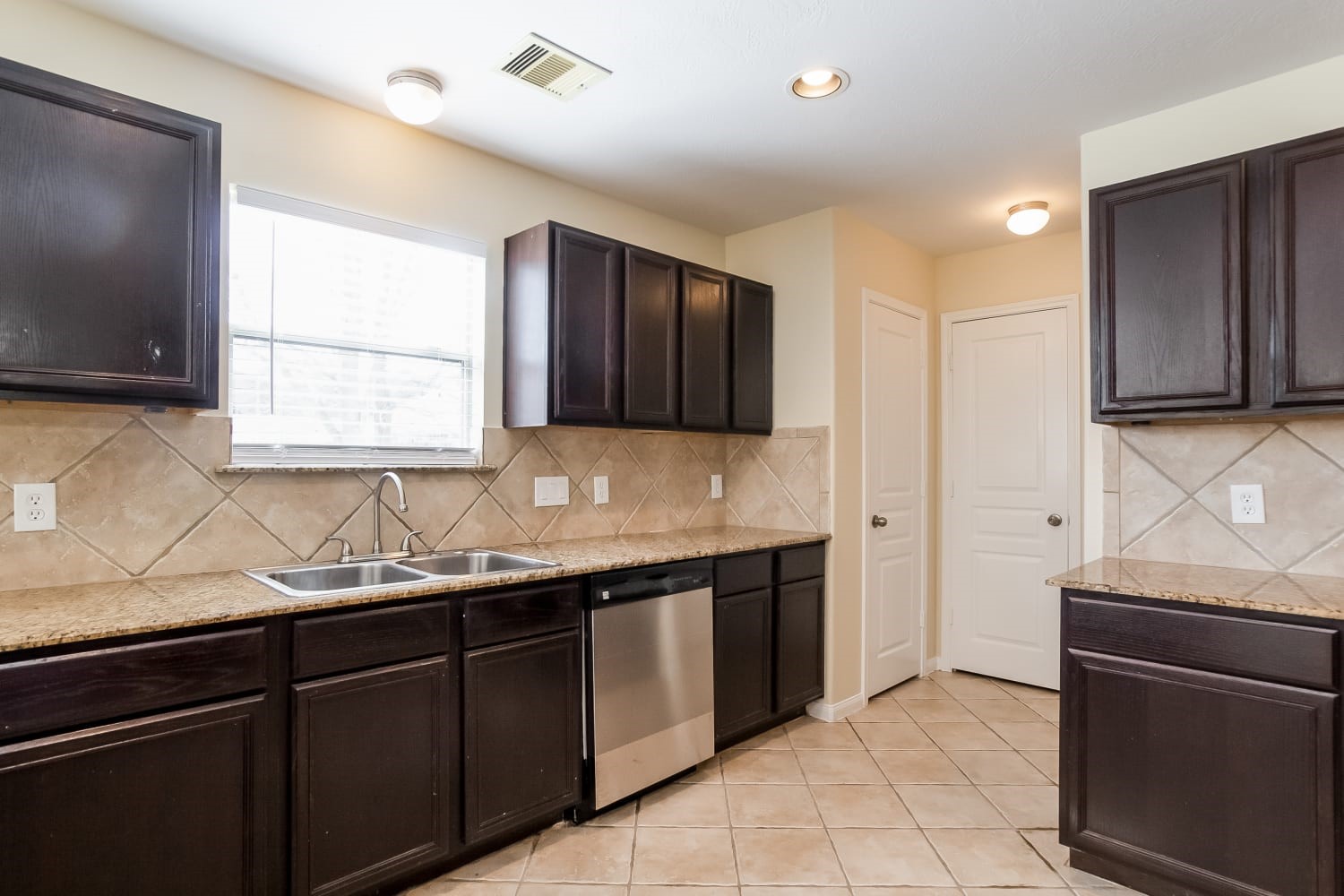 13321 Enchanted Way Montgomery, TX 77356 - Photo 6 of 14