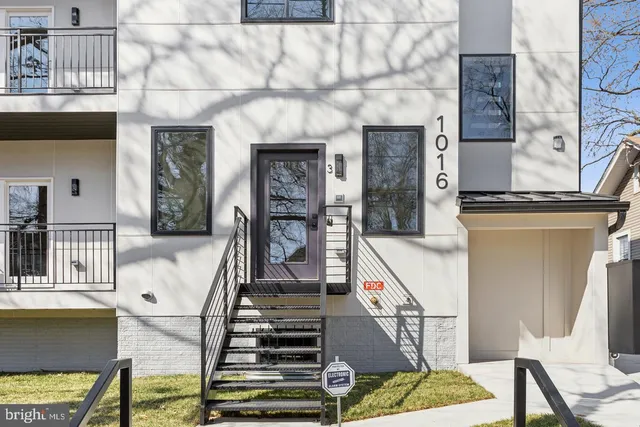 $3,200 | 1016 Rhode Island Avenue Northeast, Unit 7, Washington, DC 20018