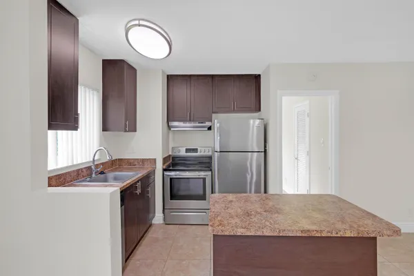 $1,750 | 560 Northeast 46th Street, Boca Raton, FL 33431