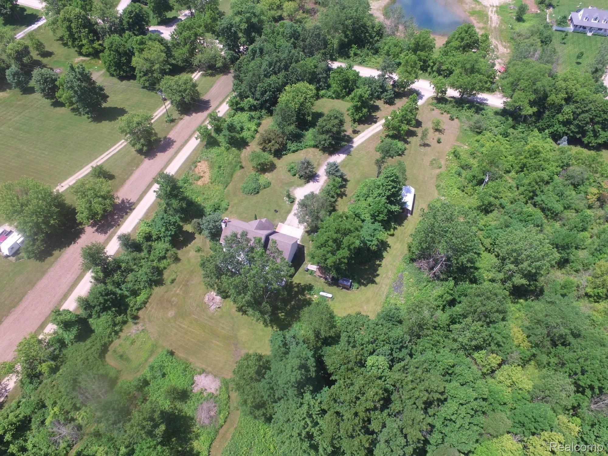 6672 Robb Road Fowlerville, MI 48836 - Photo 24 of 27 6672 robb - overhead.jpg
