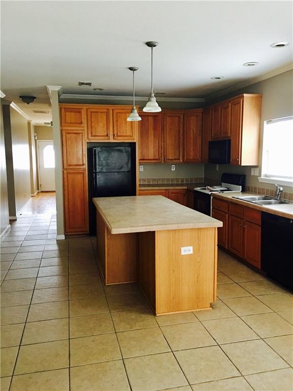 2787 Burton Road Northwest Atlanta, GA 30311 - Photo 1 of 1 KITCHEN WITH DINNING SPACE