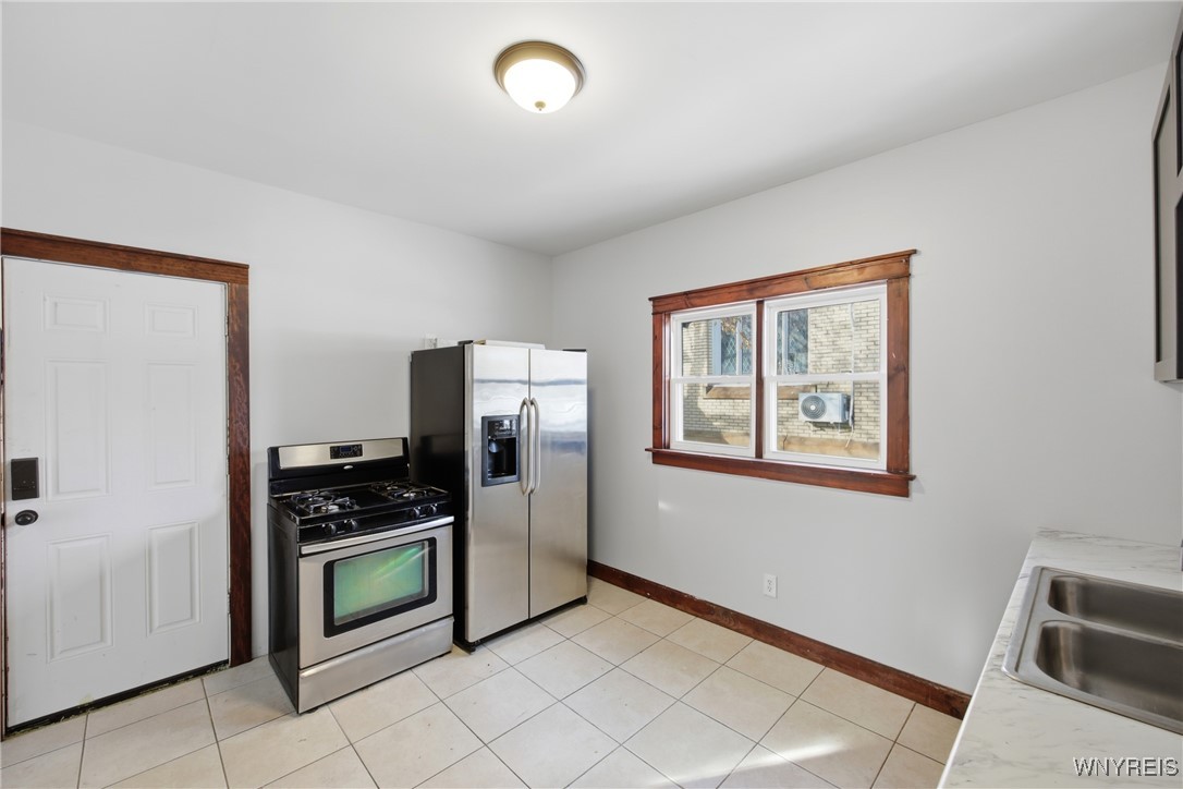 685 Abbott Road Buffalo, NY 14220 - Photo 12 of 29