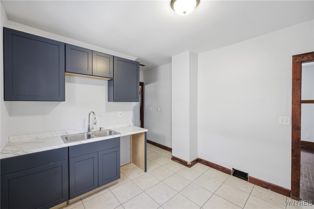 685 Abbott Road Buffalo, NY 14220 - Photo 13 of 29