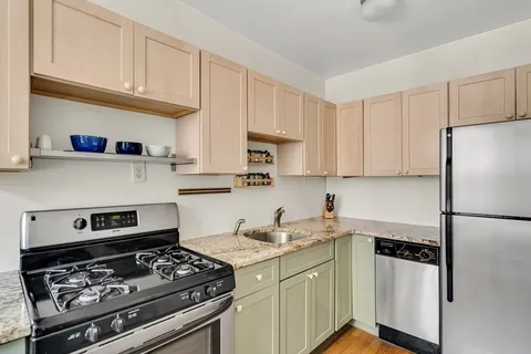 $679,000 | 393 Broadway, Unit 10, Cambridge, MA 02139