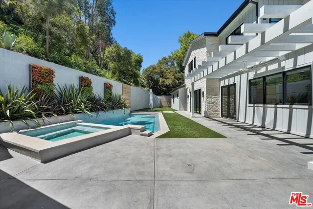 $25,000 | 1319 Marinette Road, Pacific Palisades, CA 90272