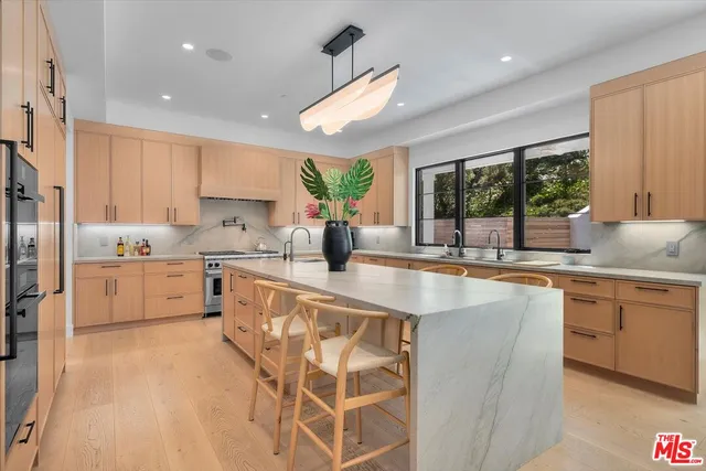 $25,000 | 1319 Marinette Road, Pacific Palisades, CA 90272