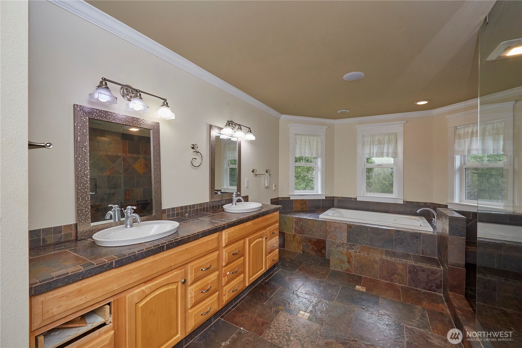 4909 Southwest Old Clifton Road Port Orchard, WA 98367 - Photo 28 of 40