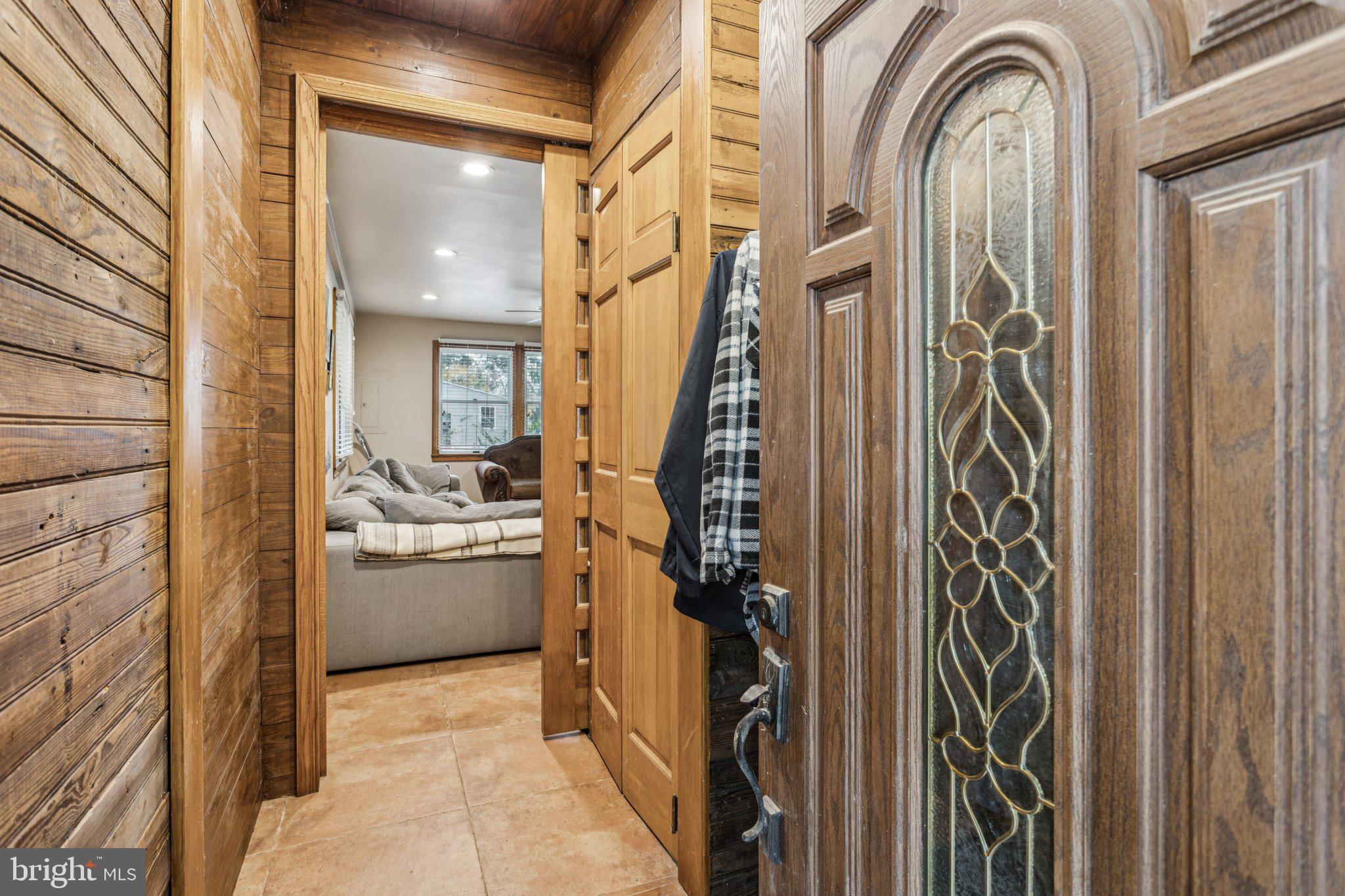 75 Piercetown Road Millville, NJ 08332 - Photo 7 of 49 a view of an entryway with a mirror