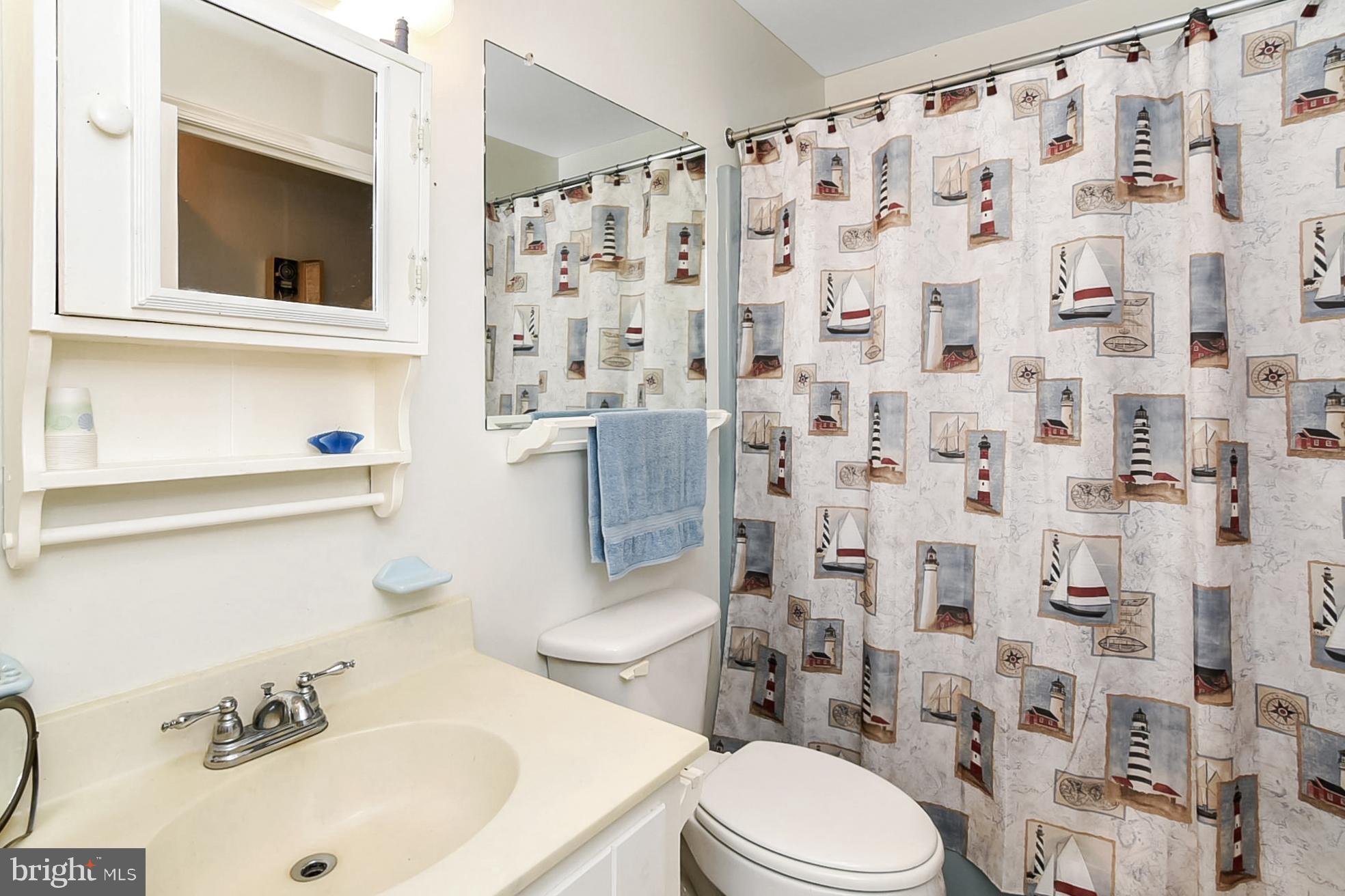 1096 South Glebe Road Montross, VA 22520 - Photo 21 of 35 Bathroom