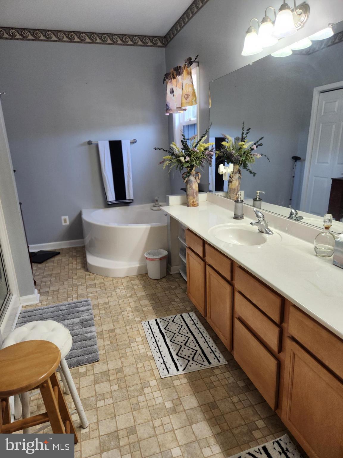 13249 Kendall Road Orange, VA 22960 - Photo 17 of 61 Ensuite with Soaking Tub and Walk in Shower