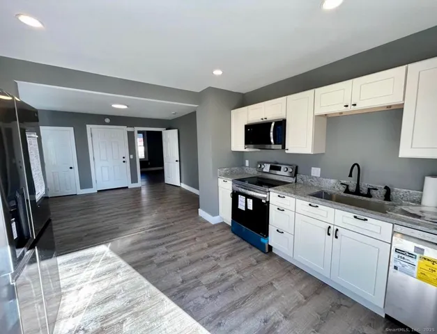 $625,000 | 49 Trumbull Avenue, Stonington, CT 06378