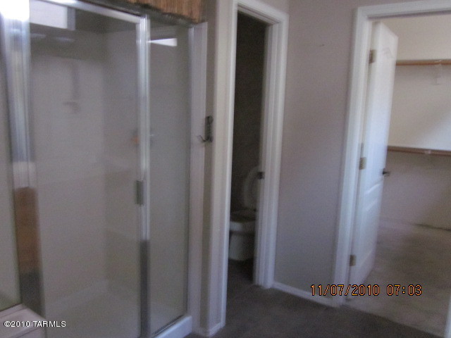9920 North Stratton Saddle Trail Tucson, AZ 85742 - Photo 8 of 10 a view of a hallway