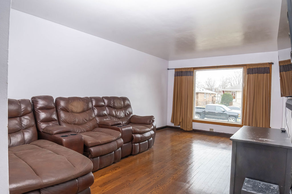 3912 West 84th Place Chicago, IL 60652 - Photo 4 of 26