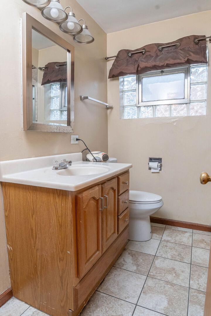 3912 West 84th Place Chicago, IL 60652 - Photo 5 of 26