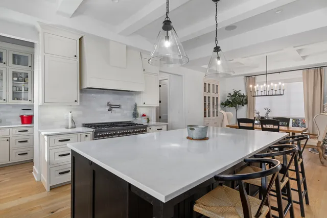 $914,900 | 204 Carron Lane, Tuscumbia, AL 35674