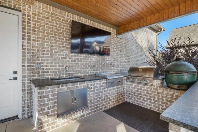 $914,900 | 204 Carron Lane, Tuscumbia, AL 35674