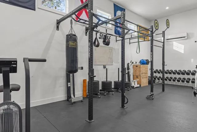 $914,900 | 204 Carron Lane, Tuscumbia, AL 35674