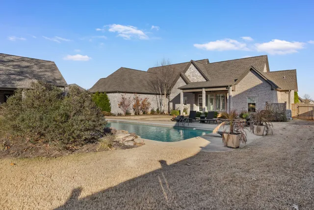 $914,900 | 204 Carron Lane, Tuscumbia, AL 35674