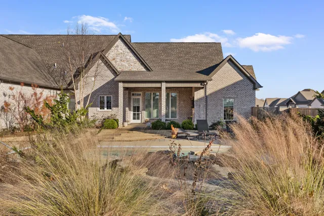 $914,900 | 204 Carron Lane, Tuscumbia, AL 35674