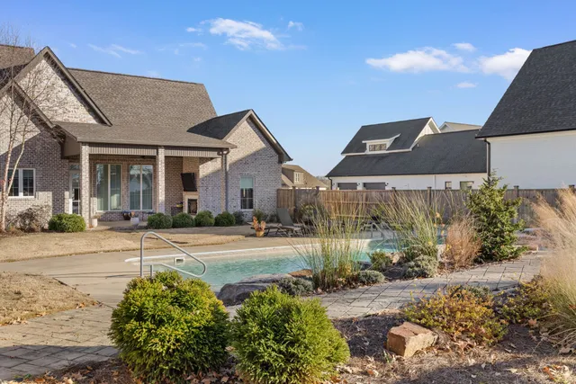 $914,900 | 204 Carron Lane, Tuscumbia, AL 35674