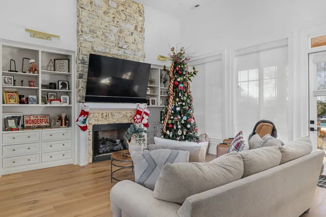 $914,900 | 204 Carron Lane, Tuscumbia, AL 35674