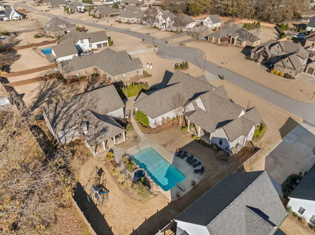 $914,900 | 204 Carron Lane, Tuscumbia, AL 35674