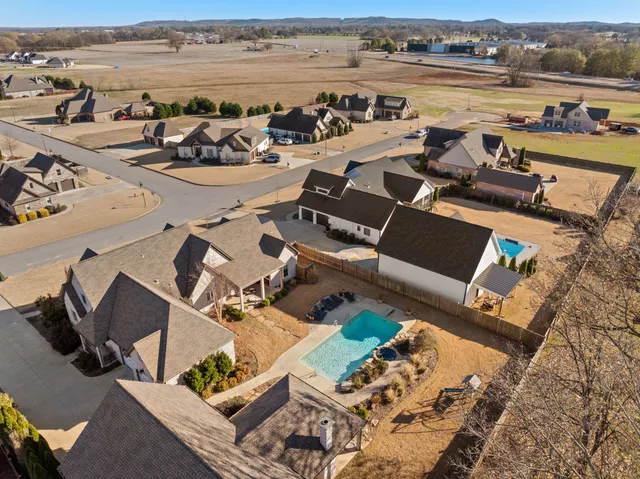 $914,900 | 204 Carron Lane, Tuscumbia, AL 35674