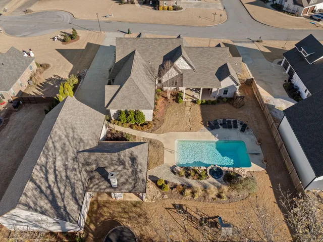 $914,900 | 204 Carron Lane, Tuscumbia, AL 35674