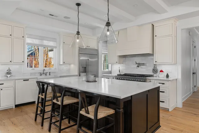 $914,900 | 204 Carron Lane, Tuscumbia, AL 35674