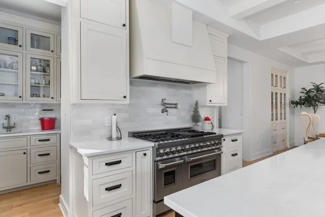 $914,900 | 204 Carron Lane, Tuscumbia, AL 35674