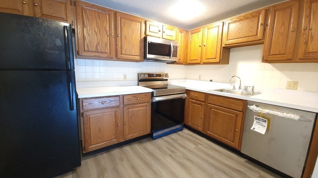 230 Chickering Road, Unit 10 North Andover, MA 01845 - Photo 3 of 22
