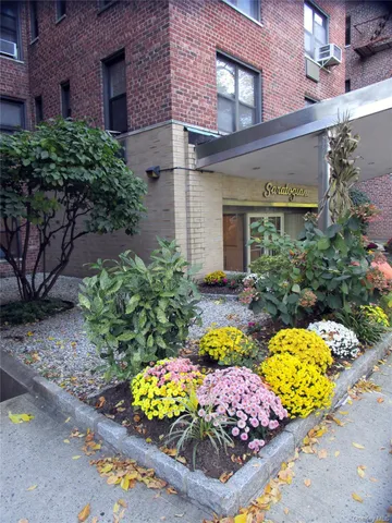 $269,000 | 4315 Webster Avenue, Unit 5F | Woodlawn Heights