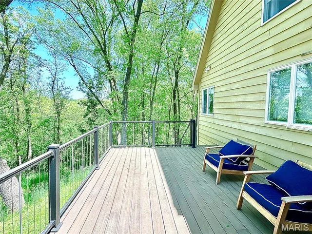 $579,900 | 4101 Stoneledge Drive, Godfrey, IL 62035