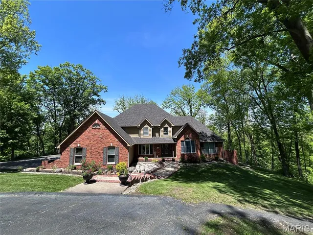 $579,900 | 4101 Stoneledge Drive, Godfrey, IL 62035