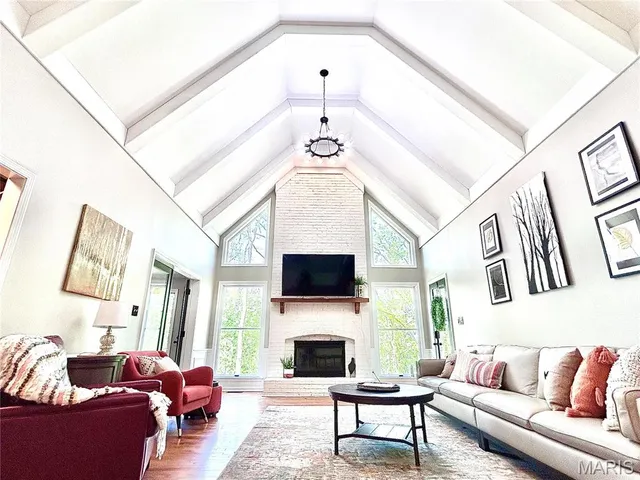 $579,900 | 4101 Stoneledge Drive, Godfrey, IL 62035