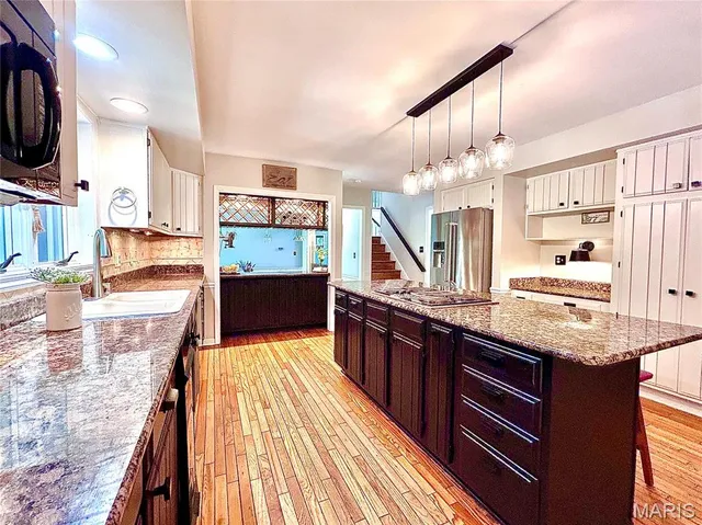 $579,900 | 4101 Stoneledge Drive, Godfrey, IL 62035