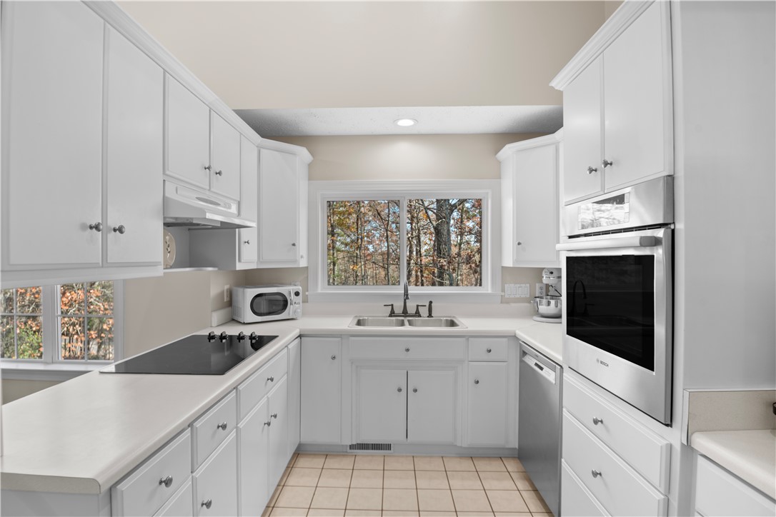 310 Raven Cliff Road Cleveland, SC 29635 - Photo 3 of 46