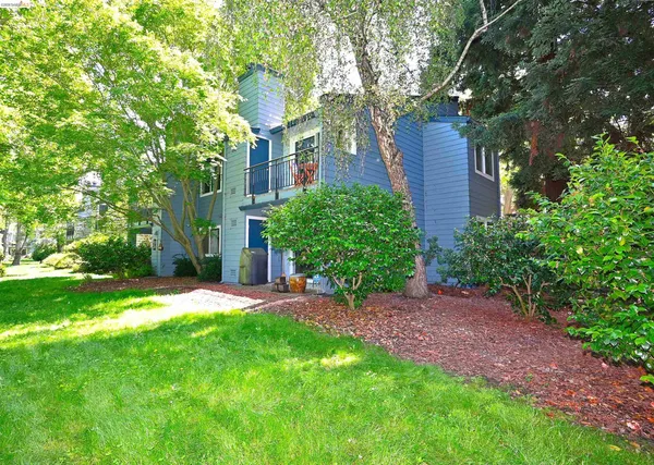 $520,000 | 40 Emery Bay Drive, Emeryville, CA 94608