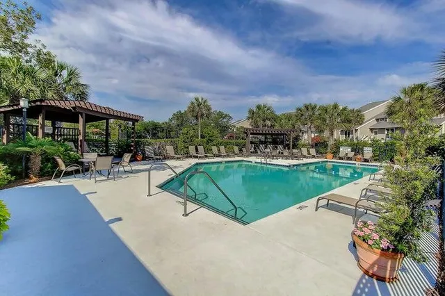 $1,695,000 | 17 Linkside Court, Isle of Palms, SC 29451