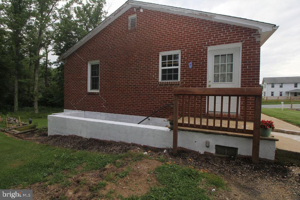 384 Hance Point Road North East, MD 21901 - Photo 8 of 33 Side of house