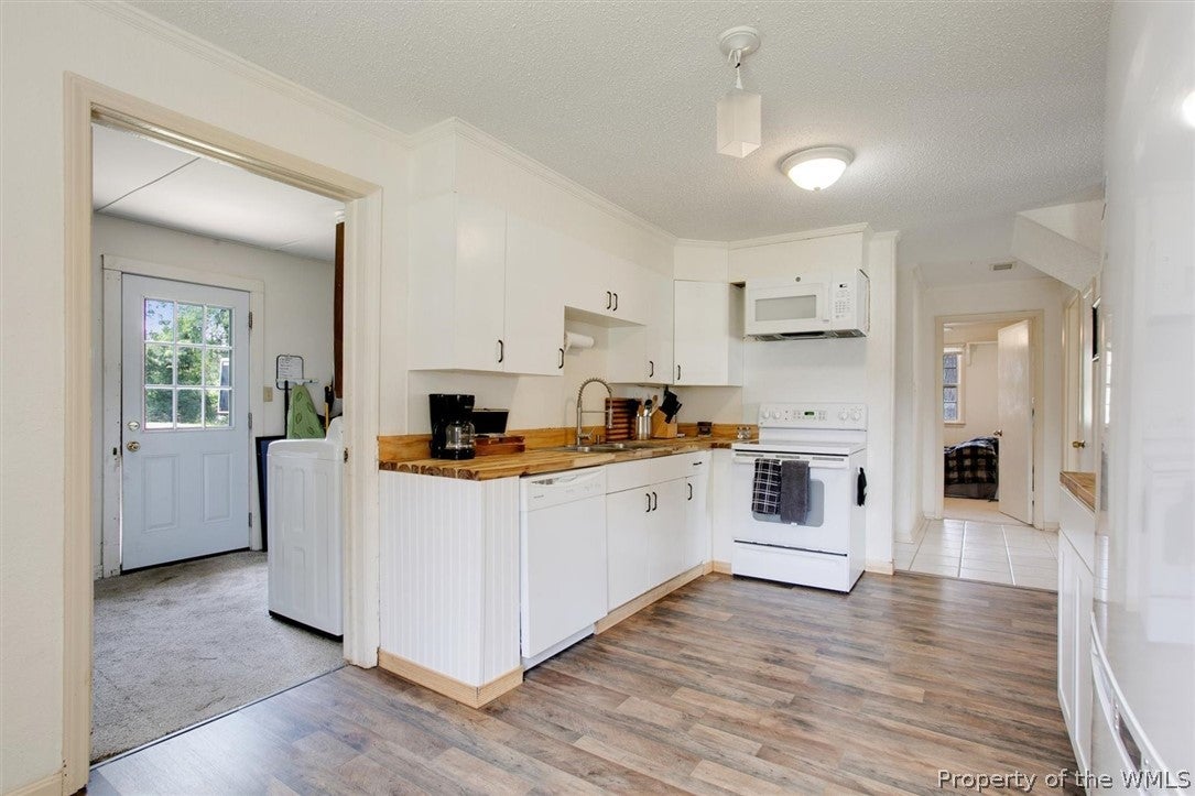 1704 Dandy Loop Road Yorktown, VA 23692 - Photo 17 of 47 Gallery Image 17