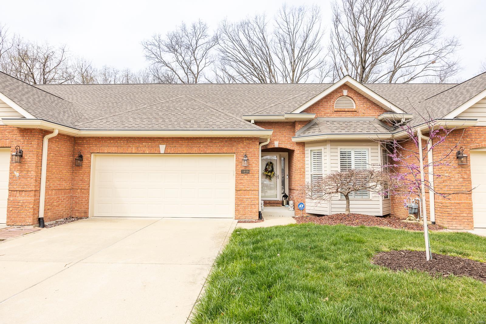 1959 Hawksbill Drive Belleville, IL 62223 - Photo 2 of 32