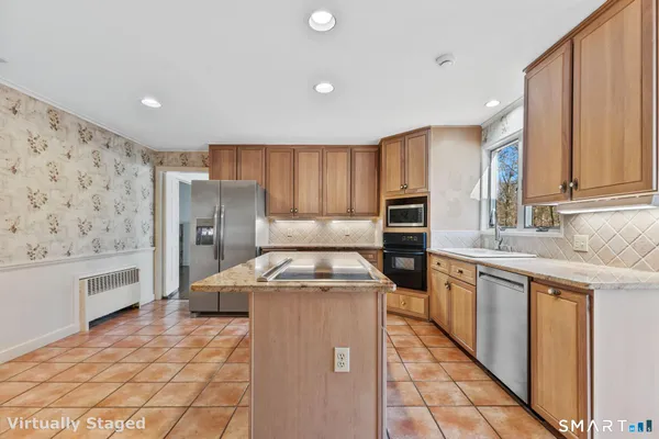 $2,500,000 | 26 Holly Lane, Darien, CT 06820